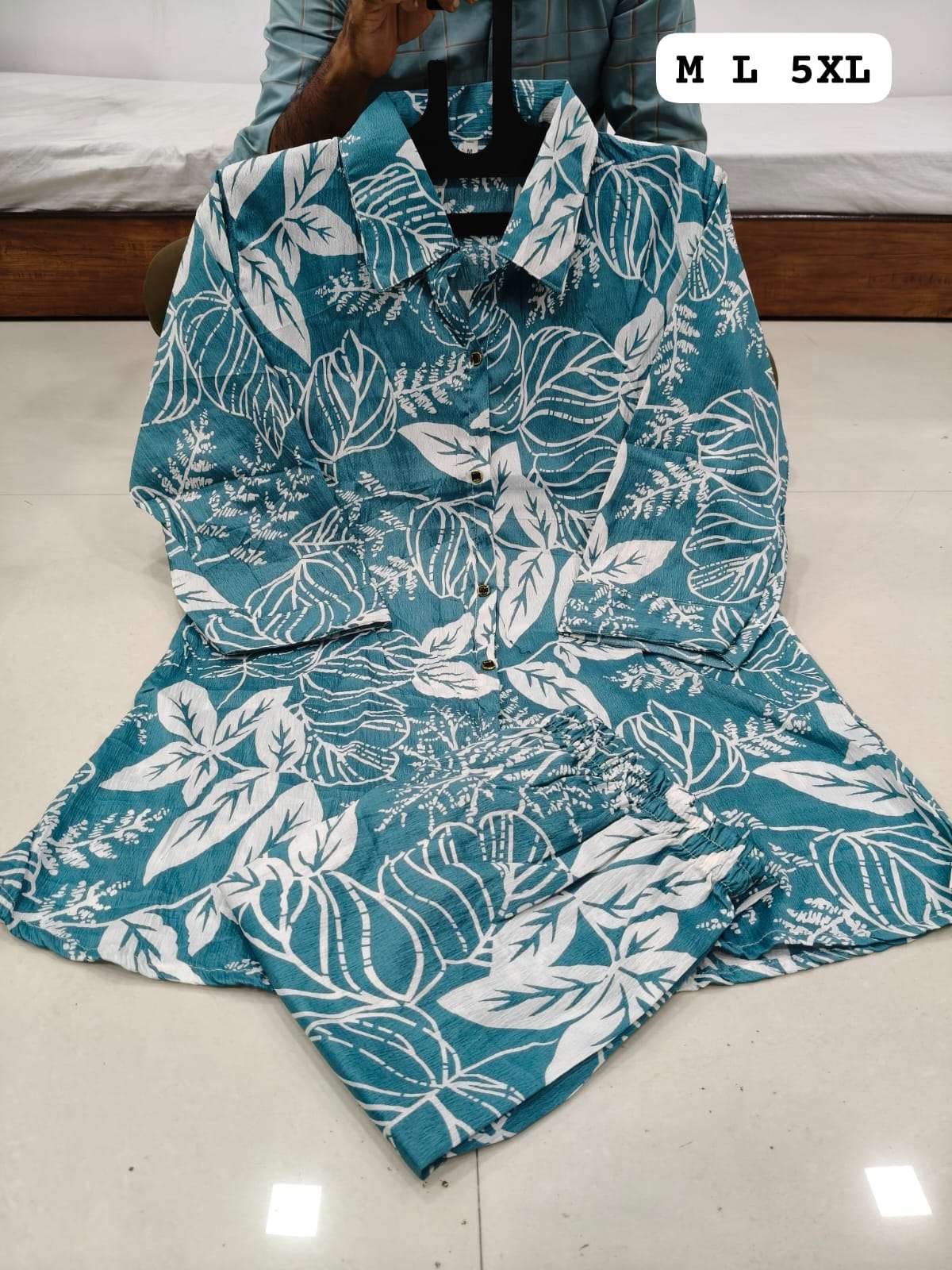 BOUTIQUE QUALITY CRUSH FANCY CORD SET FOR GIRL DAILY SIMPLE WEAR SURAT